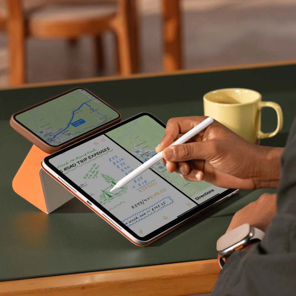 Чехол MOFT Dynamic Folio для планшета iPad Pro 11′′ (M4/M5) бежевый с оранжевым